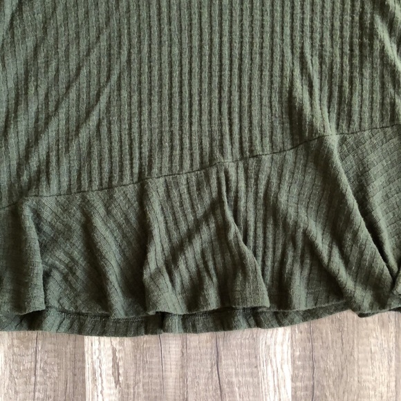 Maeve by Anthropologie Green Winterscape Long Sleeve Cowl Neck Peplum Top M - Picture 4 of 9